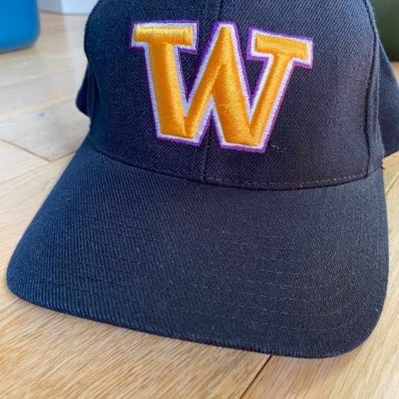 Rare Washington Huskies Embroidered American Needle Headwear College Hat Fit 7 - Picture 9 of 10